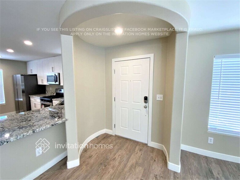 Building Photo - 863 Blue Rosalie Pl