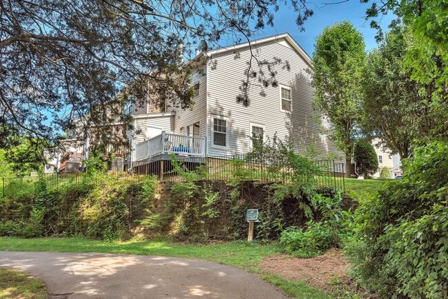 Building Photo - 412 Flintlock Ct