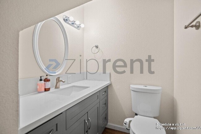 Building Photo - 7898 Gate Way