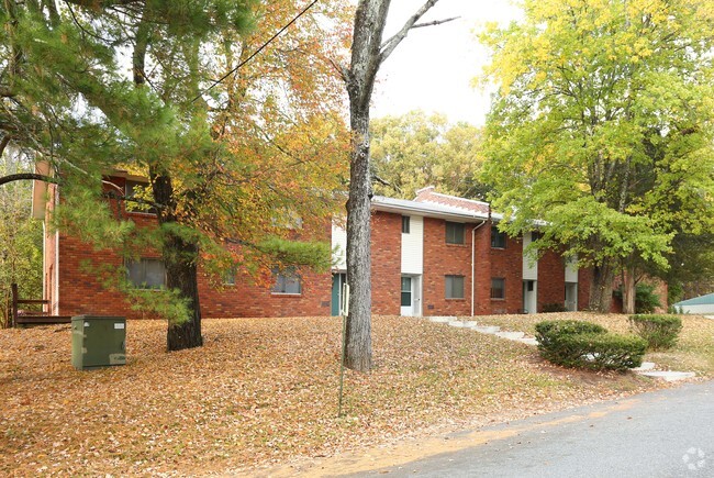 Building Photo - Skytop Village Apartments