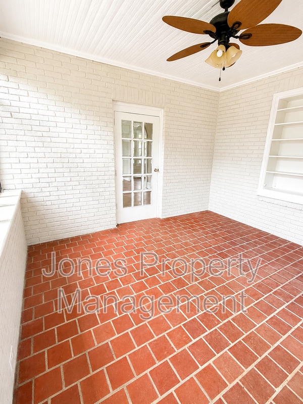 Building Photo - 710 Maupin Ave