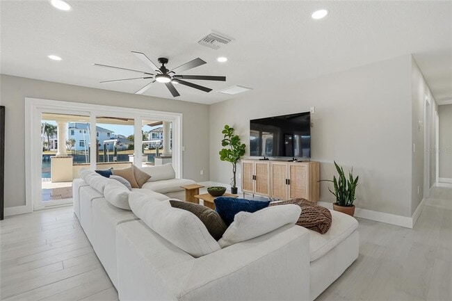 Building Photo - 3918 Americana Dr