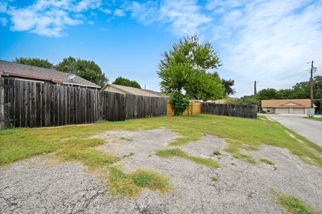 Building Photo - 16113 Fitchburg Cir