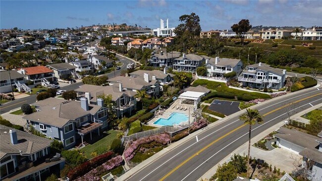 Building Photo - Stunning 3 Bed | 2.5 Bath Home with Office...