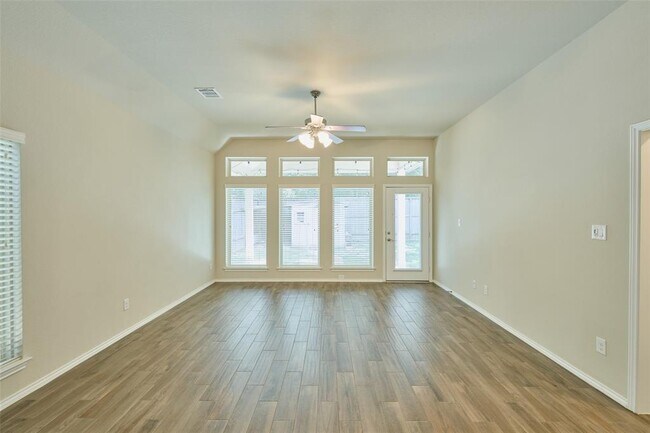 Building Photo - 103 Sunrise Haven Dr