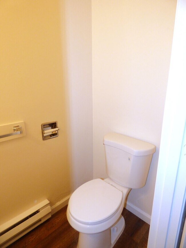 Building Photo - 2 bed 1.5 bath Townhome in Keizer