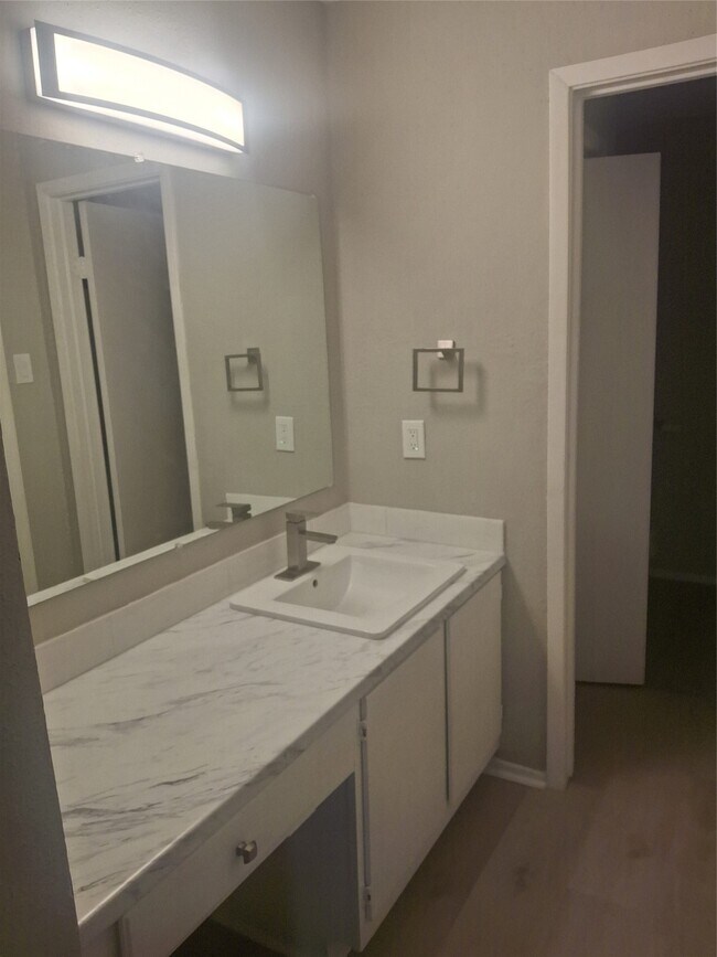 Building Photo - 14911 Wunderlich Dr