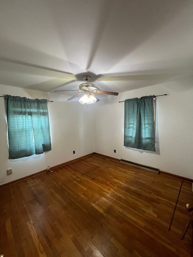 Building Photo - 854 Apperson St