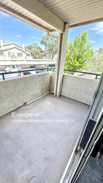 Building Photo - 5710 E Tropicana Ave