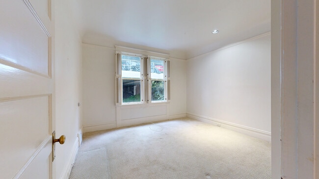 Building Photo - 941 Lombard St