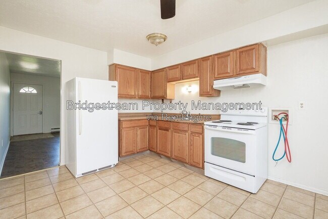 Building Photo - 4545 Wayne Meadows Cir