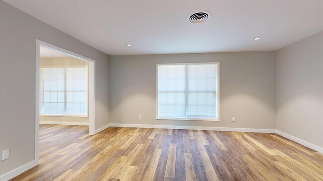 Building Photo - 5243 Indigo St