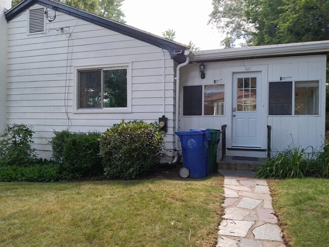 Building Photo - 60 Brookline St