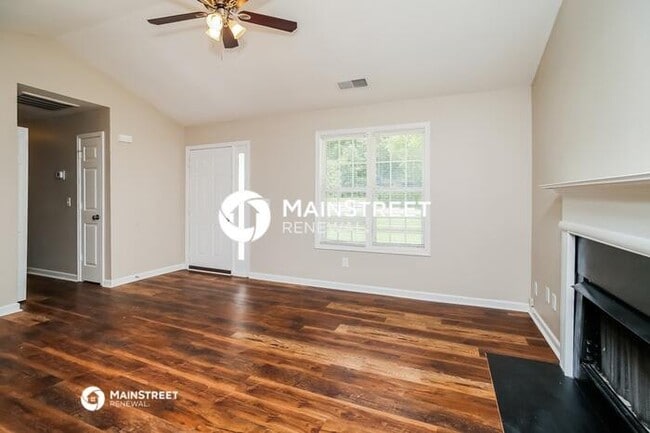 Building Photo - 3 Bedroom Pet-Friendly Home in CARTERSVILL...