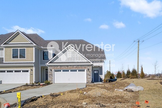 Building Photo - Welcome to this beautiful 3-bedroom, 2.5-bathroom home located in the desirable Westfield, IN