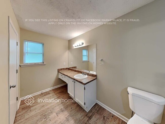 Building Photo - 767 Brooks St