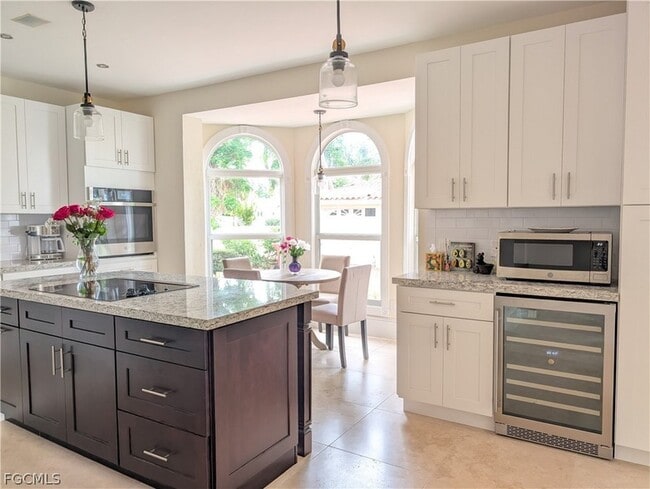 Building Photo - 2878 Valencia Way