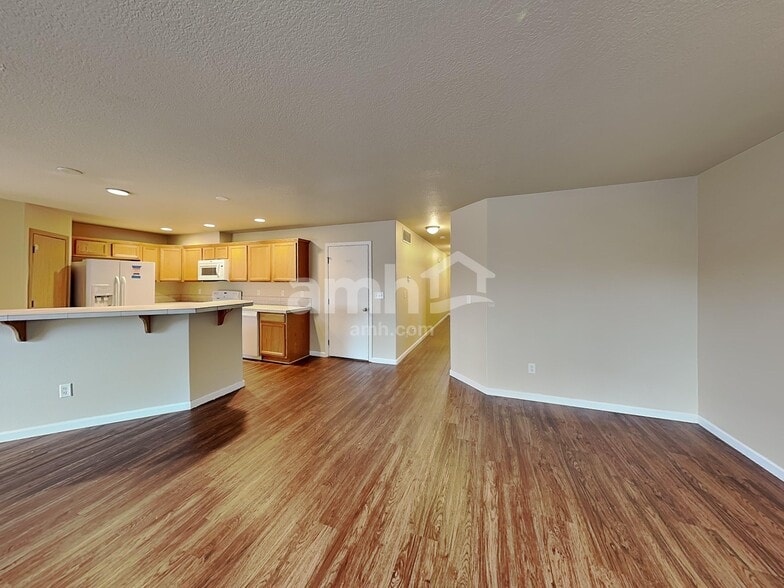 Building Photo - 37828 Hamilton Ridge Dr