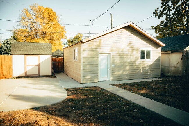 Building Photo - 1362 S Patton Ct
