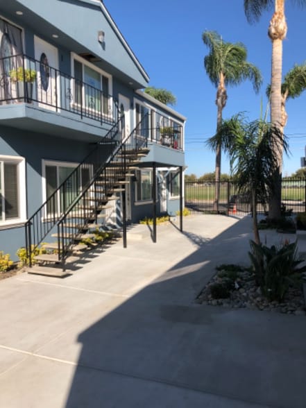 Building Photo - 5 Carlton Way