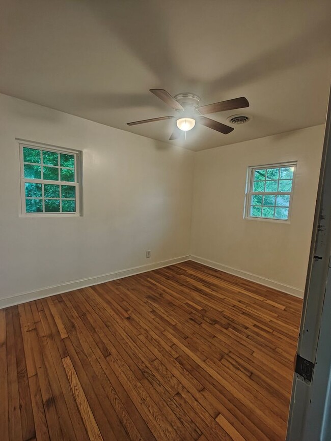 Building Photo - 3 bedroom home