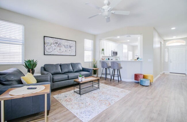 Building Photo - 1000 S Roanoke St