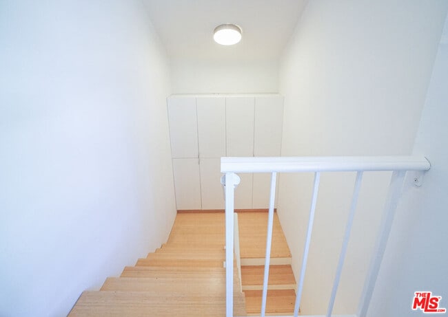 Building Photo - 1534 N Formosa Ave