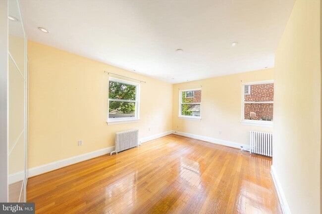 Building Photo - 2804 McKinley St NW