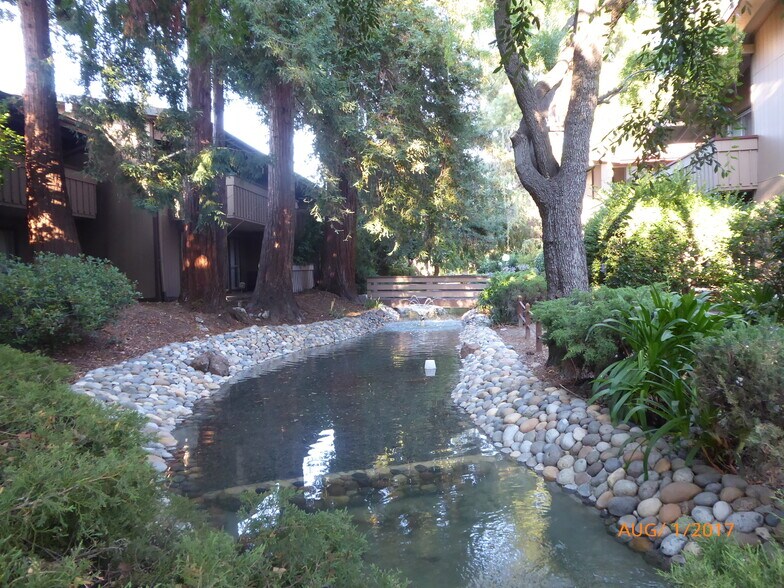 Building Photo - 151 Buckingham Dr