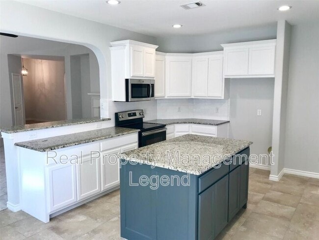 Building Photo - 4021 Lazy River Ranch Rd