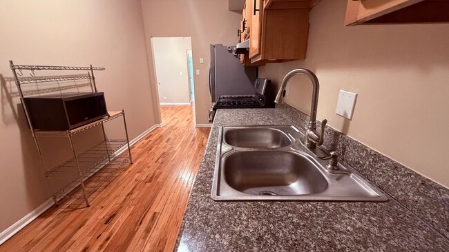 Building Photo - 4055 S Calumet Ave