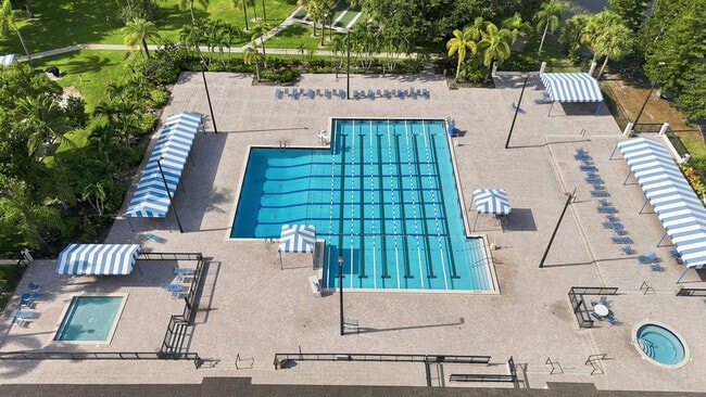 Building Photo - 2581 Carambola Cir N