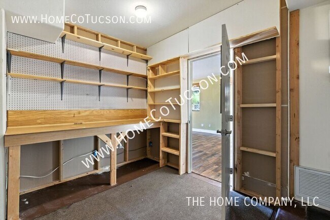 Building Photo - 1921 S Doubletree Ln