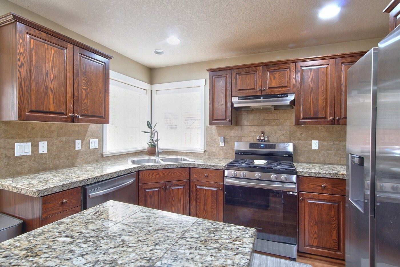 Building Photo - 17536 SW Parkway Ct