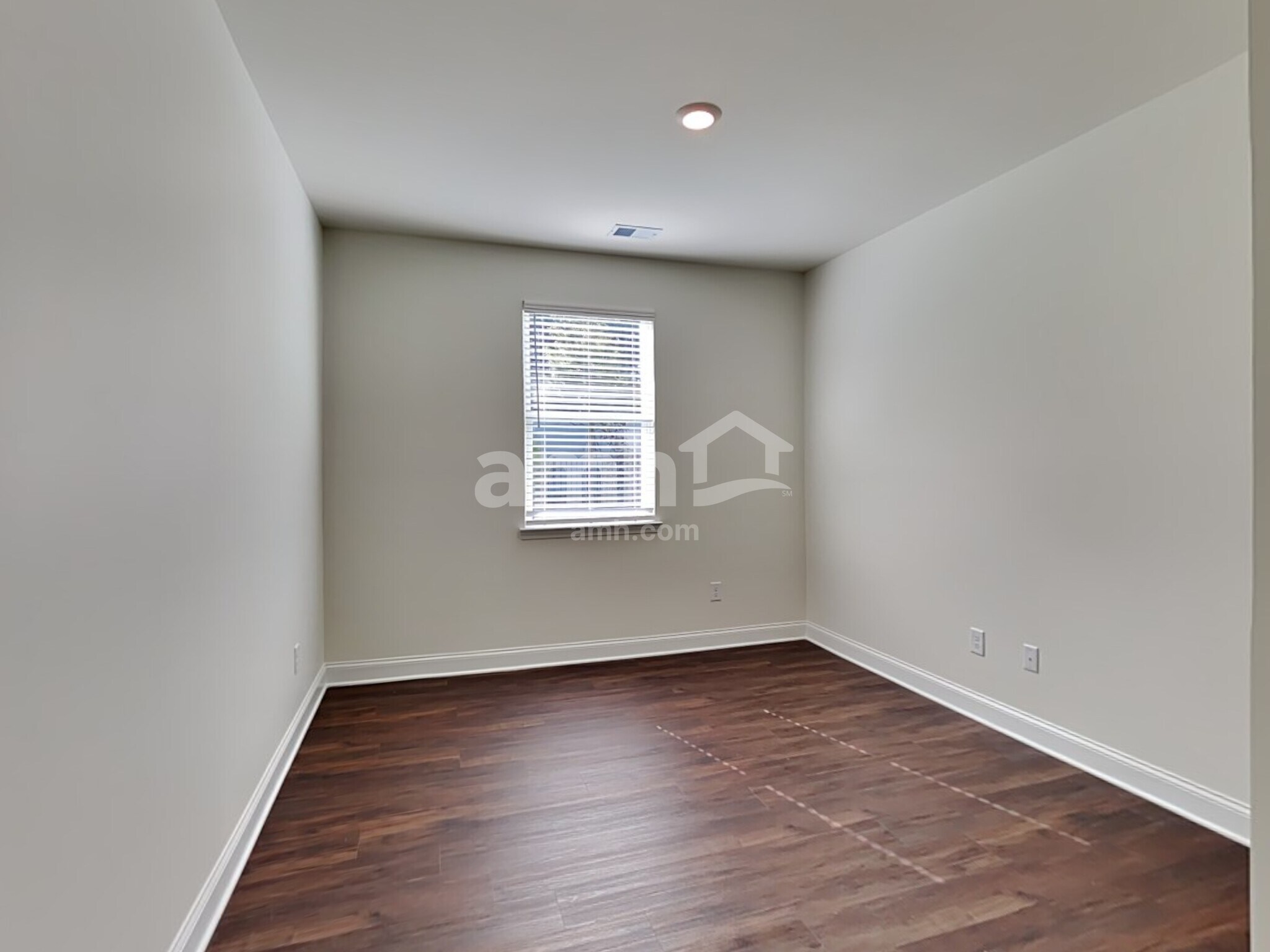 Building Photo - 799 Carnaby Ln