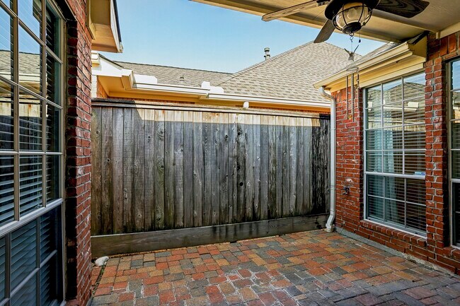 Building Photo - 9907 Kemp Forest Dr