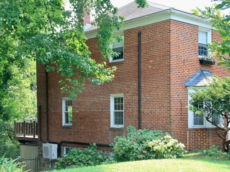 Building Photo - 6107 Maylane Dr