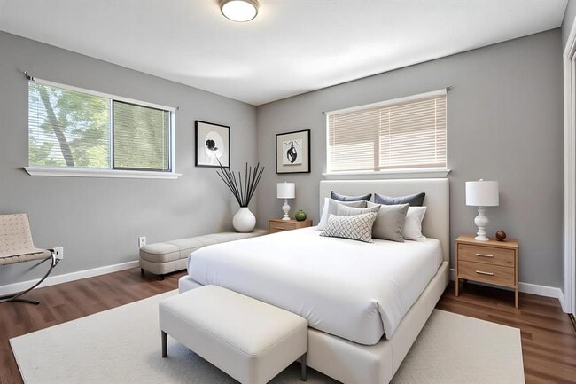 Building Photo - 2405 Parker Cir