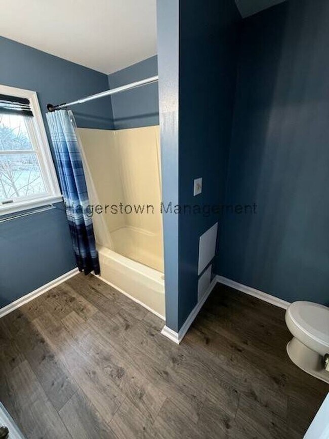 Building Photo - 528 Virginia Ave