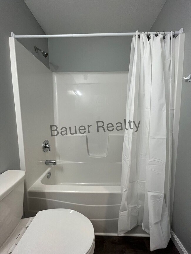 Building Photo - nf103