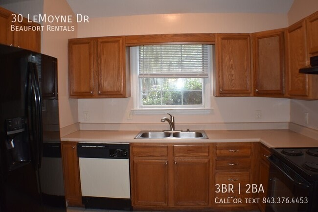 Building Photo - 30 Le Moyne Dr