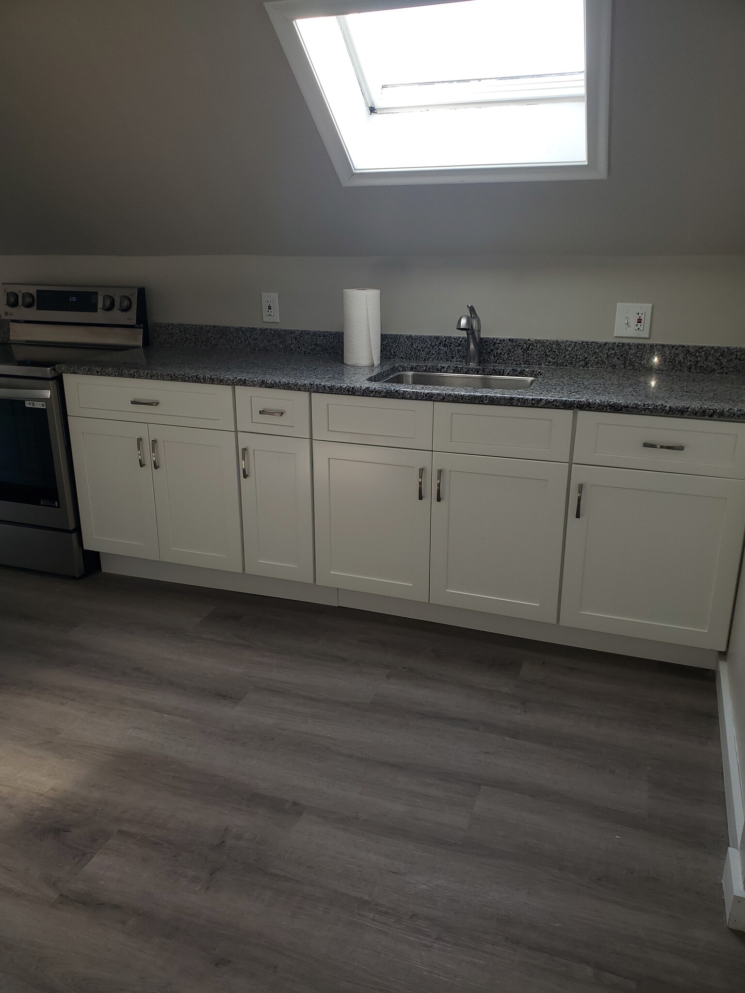 Renovated kitchen - 163 Whitman Ave