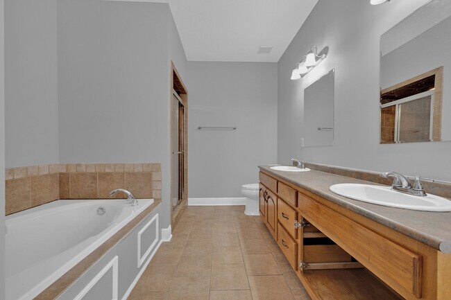 Building Photo - 472 Prairie Field Dr