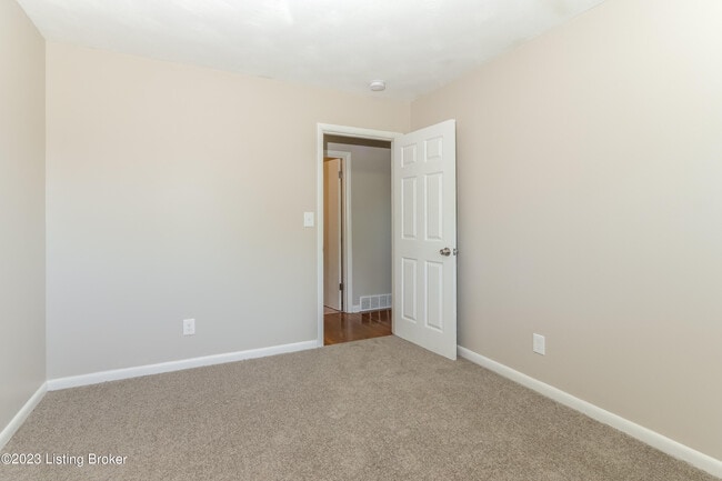 Building Photo - 303 Elk River Dr