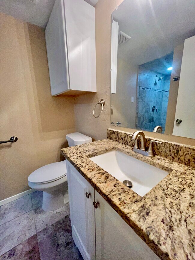 Building Photo - 919 S Weatherred Dr