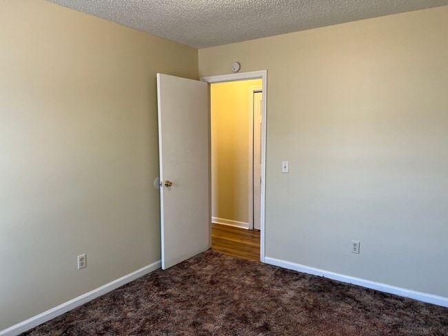 Building Photo - Cute Home in Cochran