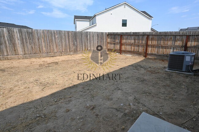 Building Photo - 177 N Laverne Ave