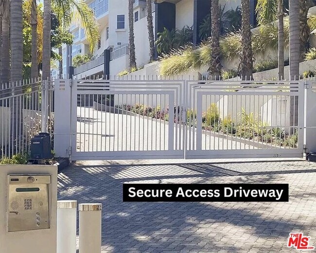 Building Photo - 171 N Church Ln