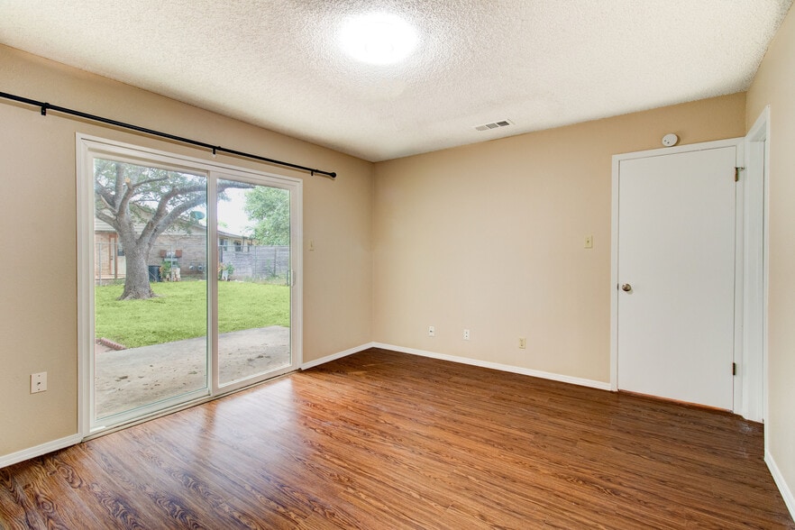 Building Photo - 7912 Echo Wind St