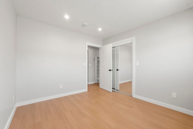 Building Photo - 3801 Lincoln Ave